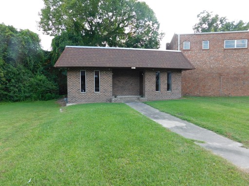 821 B Queen Street - Commercial Space - Historic Downtown New Bern. Offering 2 Months Free With a 2 Year Lease!