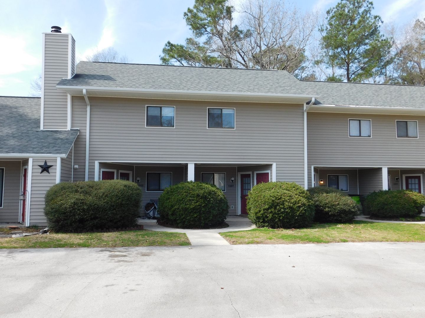 New Bern House: 1507 College Way