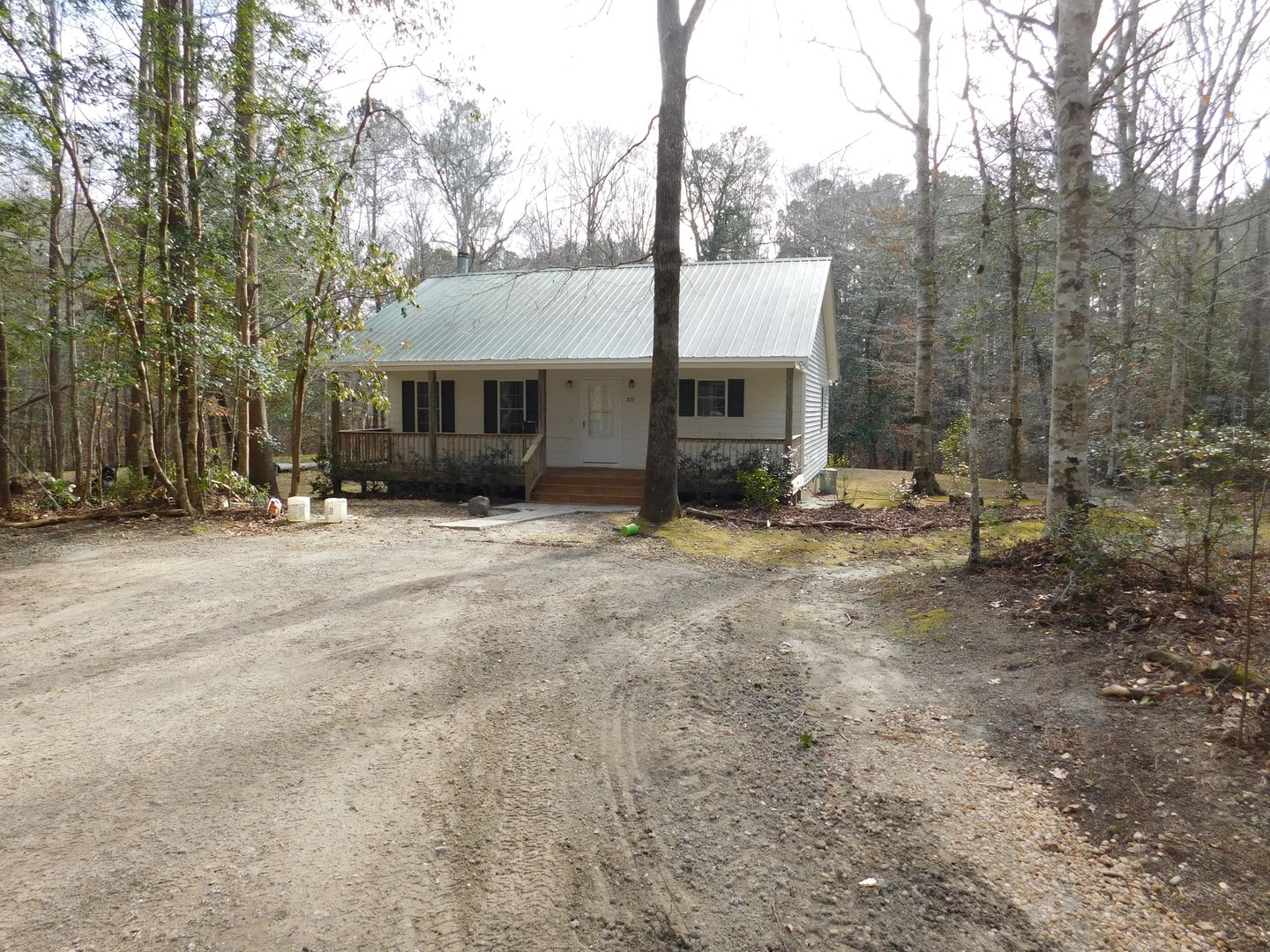 New Bern House: 273 Scott Farm Lane