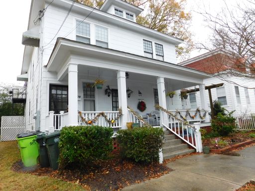 206 King Street Unit A - Charming Upstairs Duplex in Historic Downtown New Bern! – photo 1