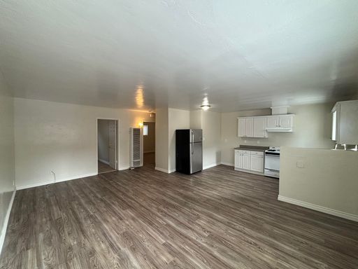 2 Bedroom Apartment on Morena Boulevard – photo 1