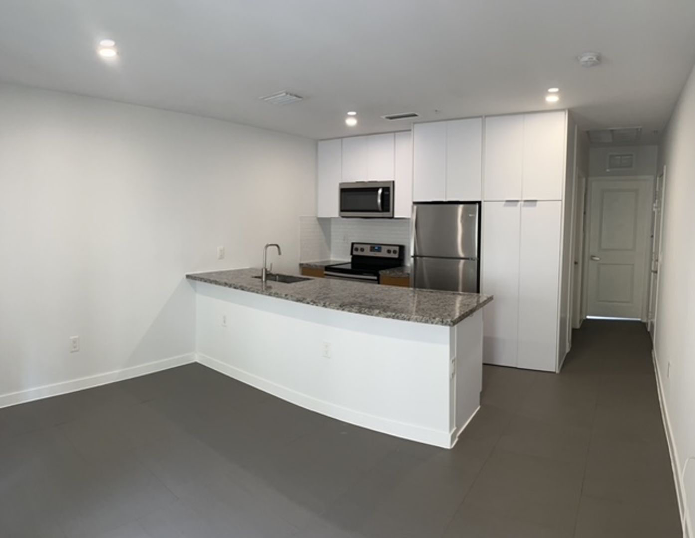 Miami Beach Apartment: 1211 Euclid Avenue