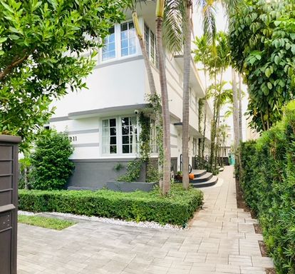 South Beach Condo 1/1 on Euclid Avenue – photo 1