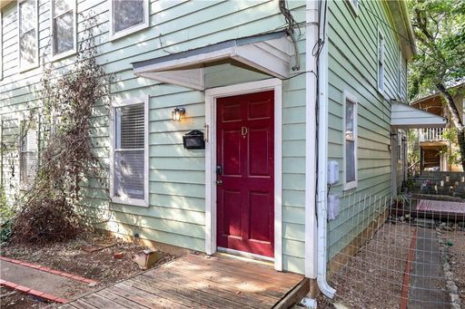 Clarkesville 2 Bed 1 Bath Available Now! – photo 1