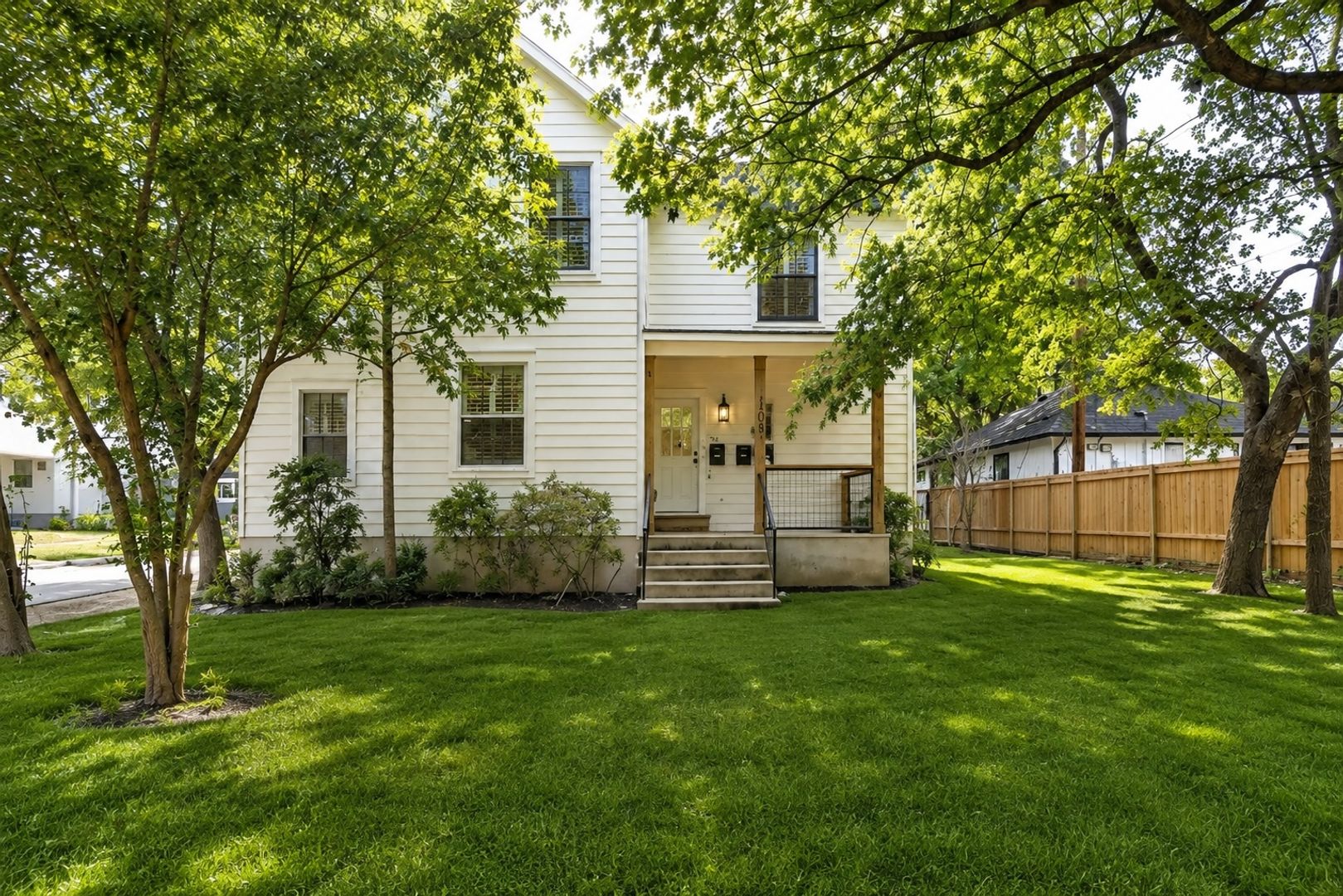 Austin Multiplex: 2305 Longview St
