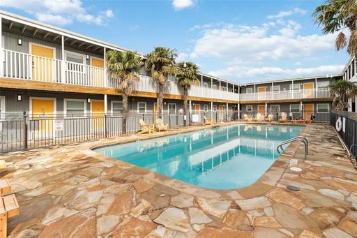 2401 Manor Rd #112 – photo 1