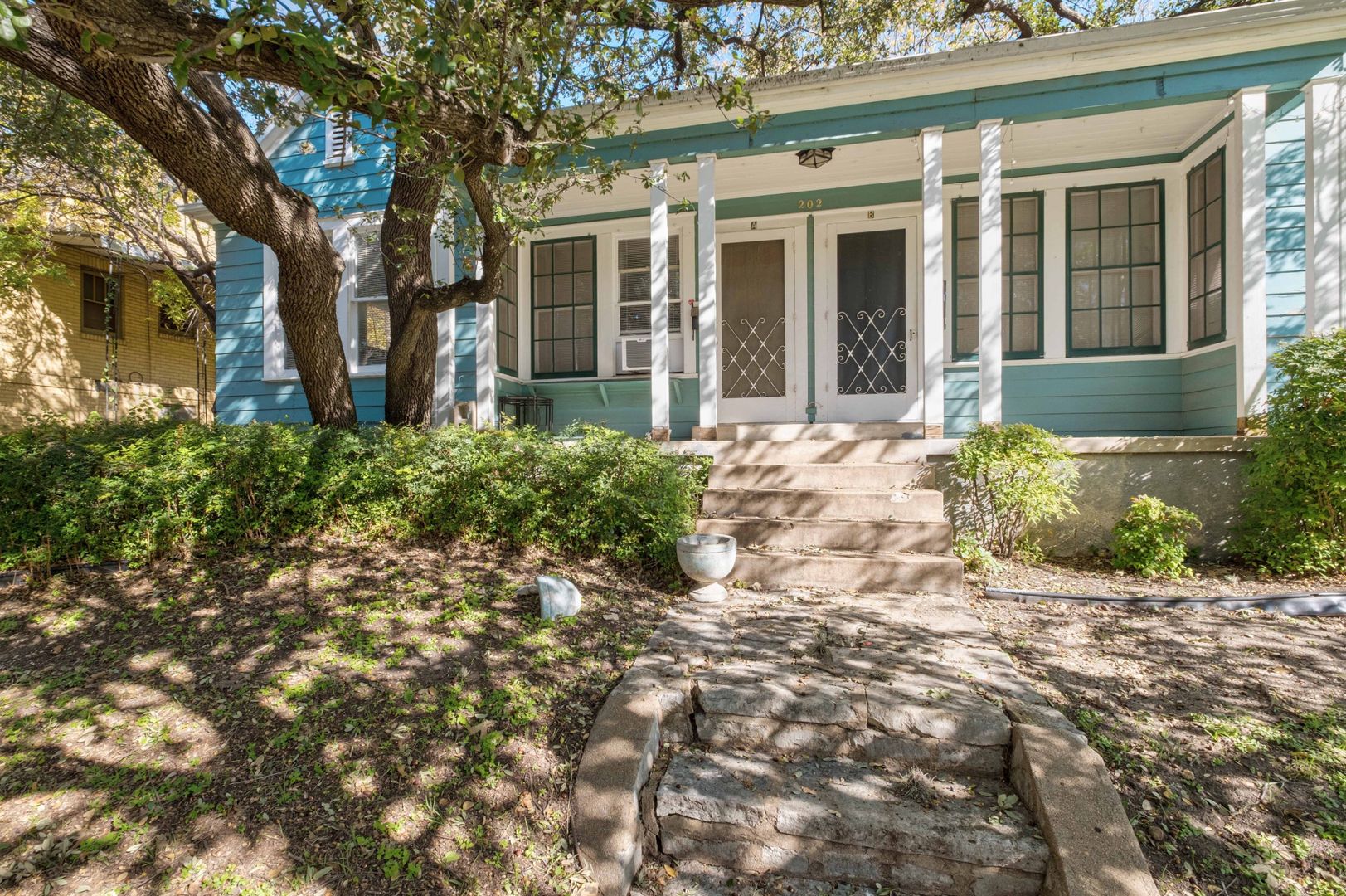 Austin Multiplex: 202 E 31st St