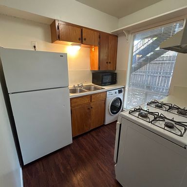 1011 W 23rd #102 - The Rosewood – photo 1