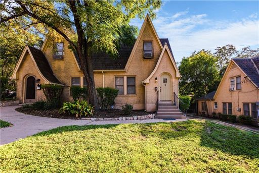 407 E 32nd #B – photo 1