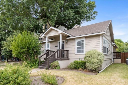 714 E. 45th St – photo 1