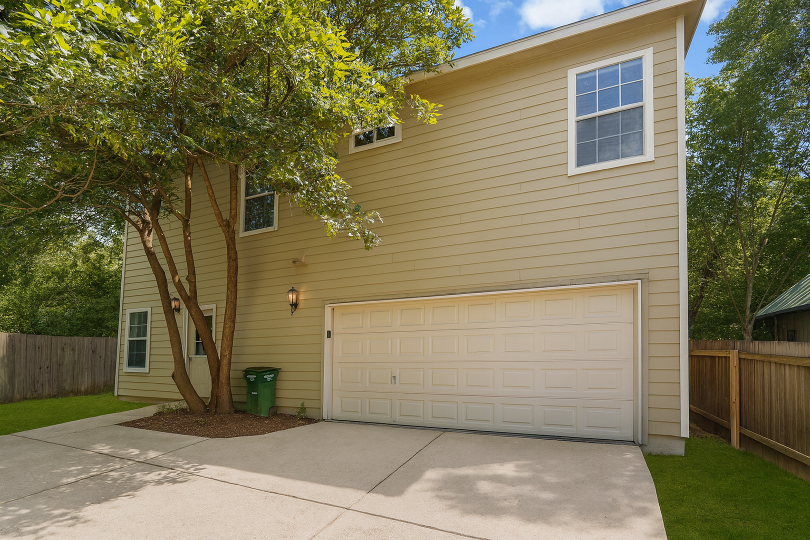 Austin Multiplex: 408 Nelray Blvd