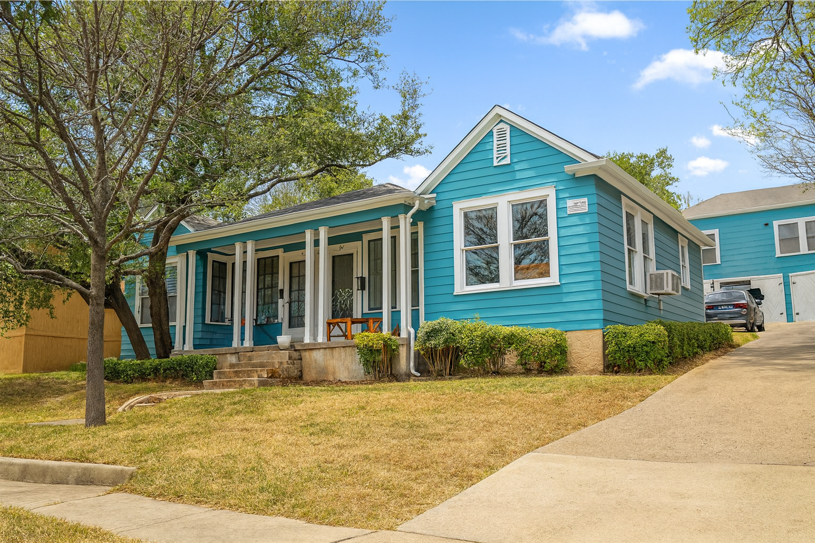 Austin Multiplex: 202 E 31st St