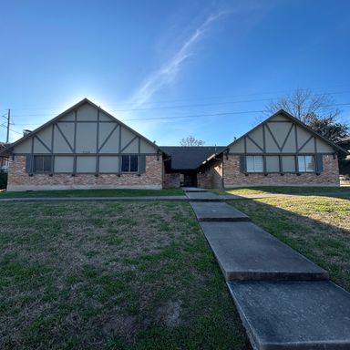 7208 Creekside Dr Unit C: Room to Live Large in Austin’s Freeway Triangle – photo 1
