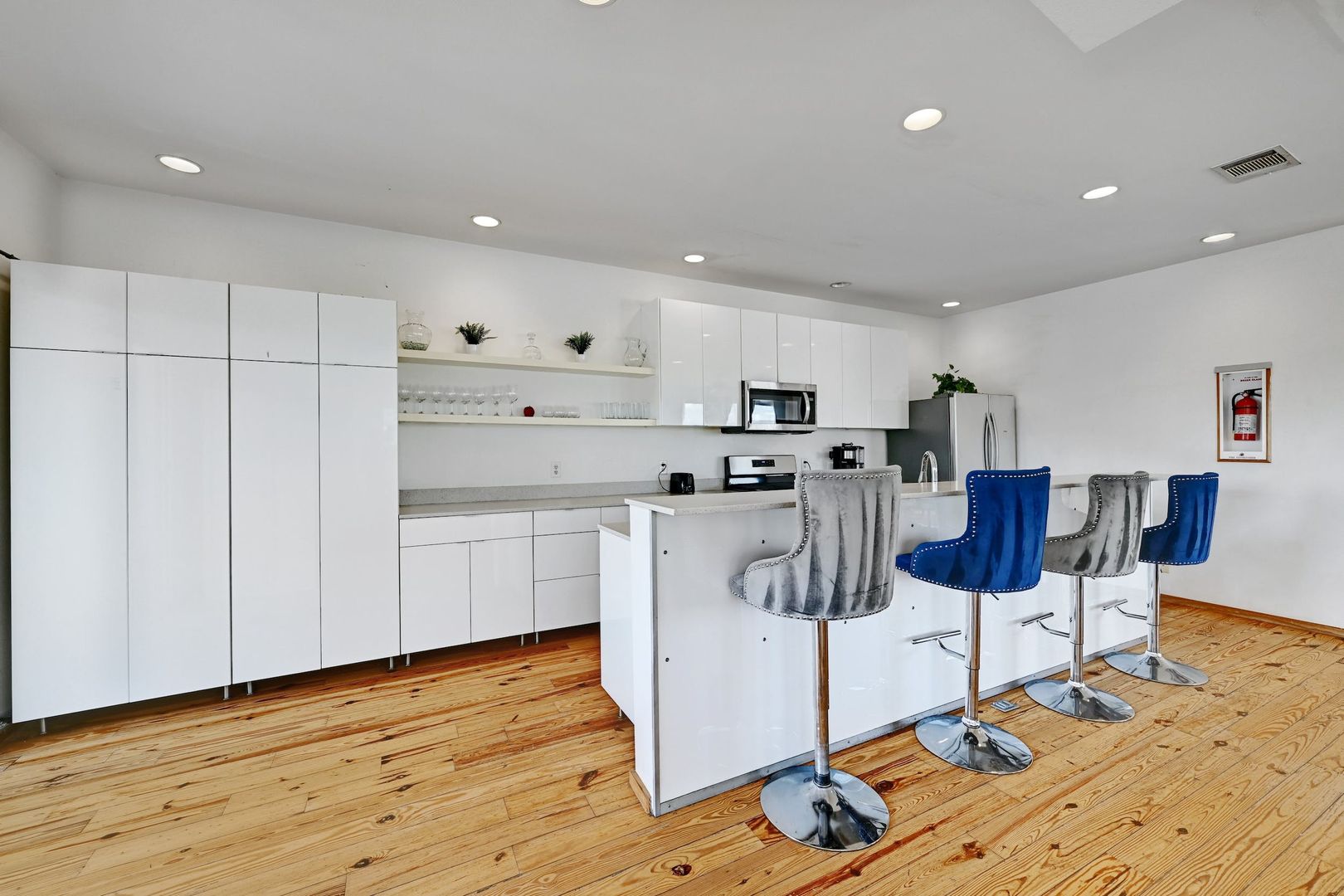 605 W. 29th 1/2 8 of 12