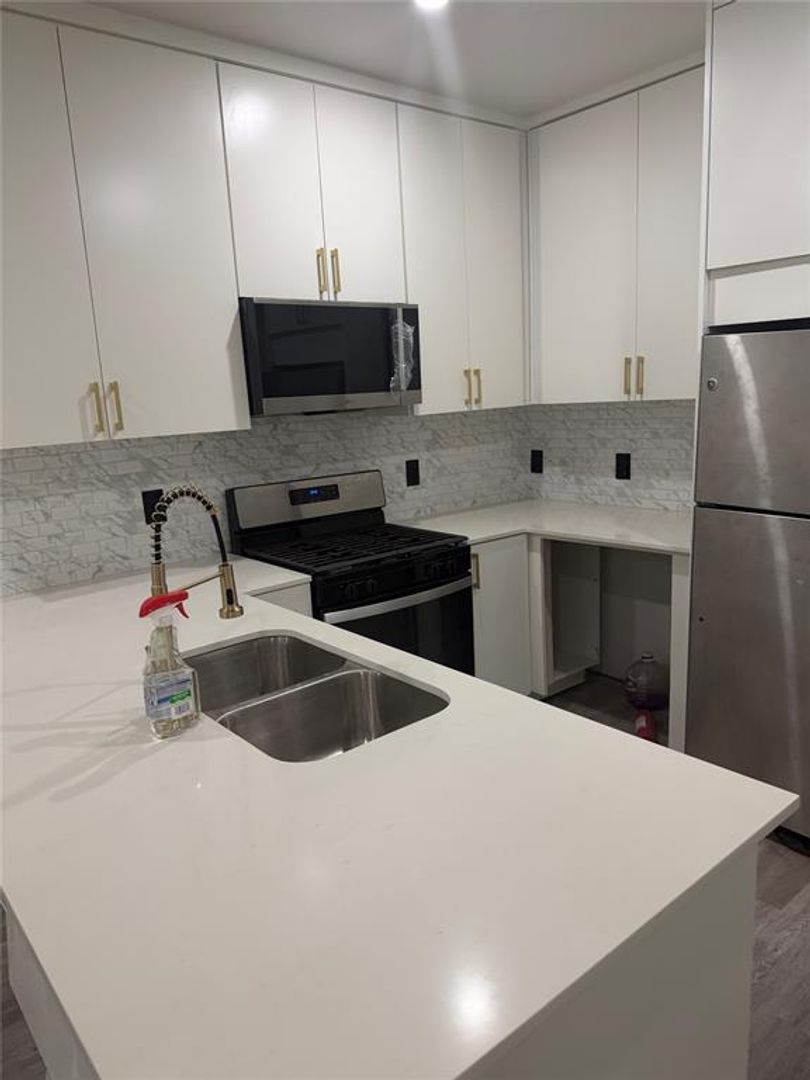 Austin Multiplex: 202 E 31st St