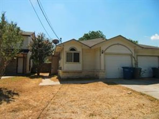 1235 Armadillo Rd #B AVAILABLE JULY 2026! – photo 1