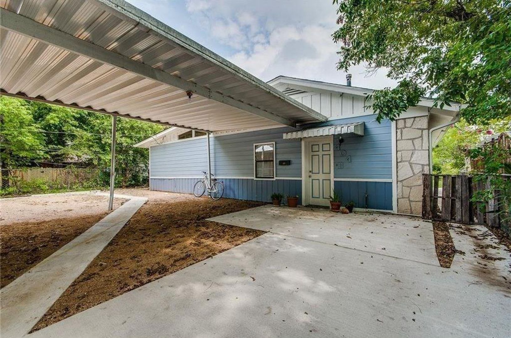 Austin Multiplex: 404 Franklin Blvd