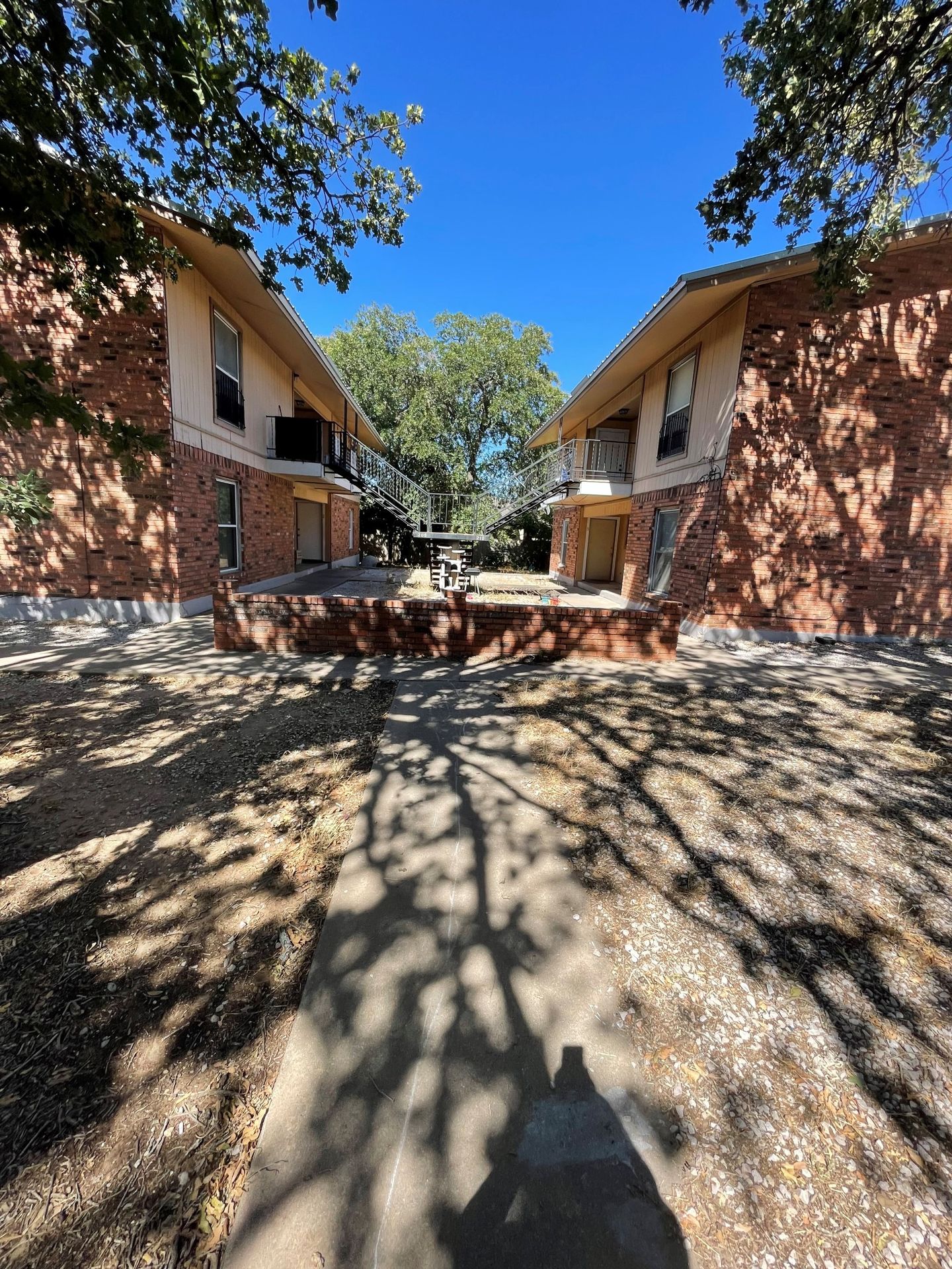 Burnet Multiplex: 210 N Vanderveer St