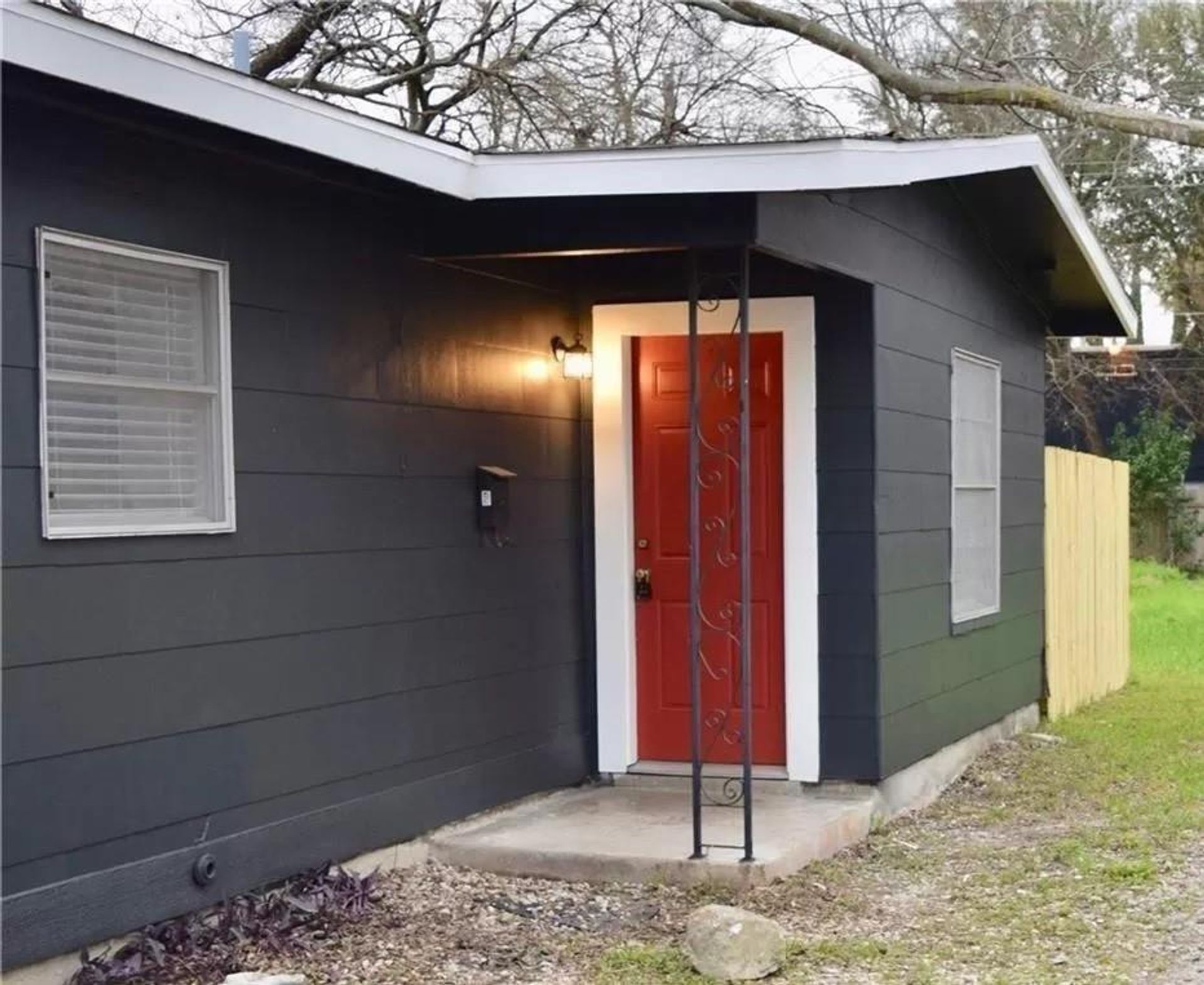 Austin Multiplex: 607 Nelray Blvd