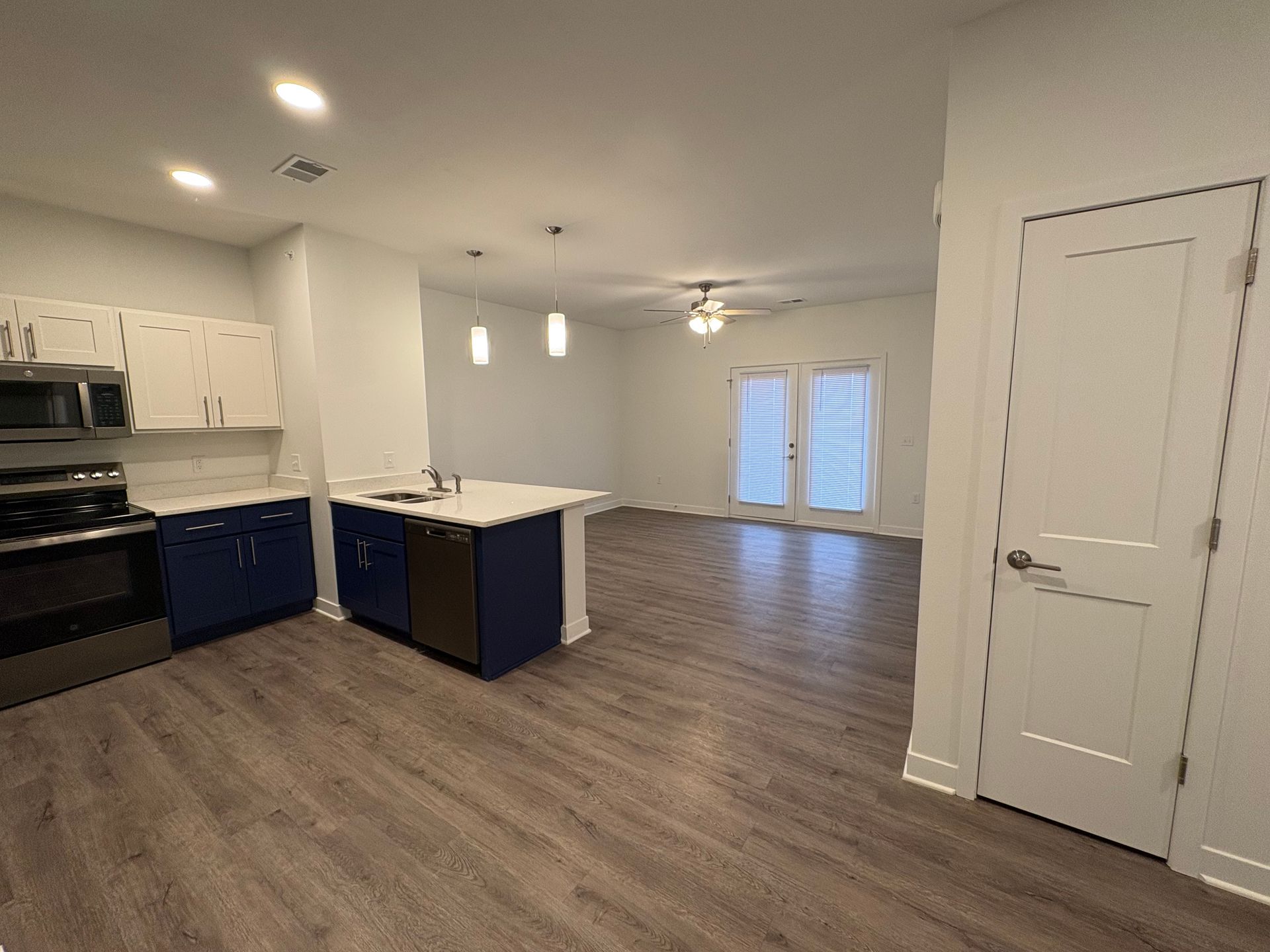 Camdenton Apartment: 77 Dawson Road