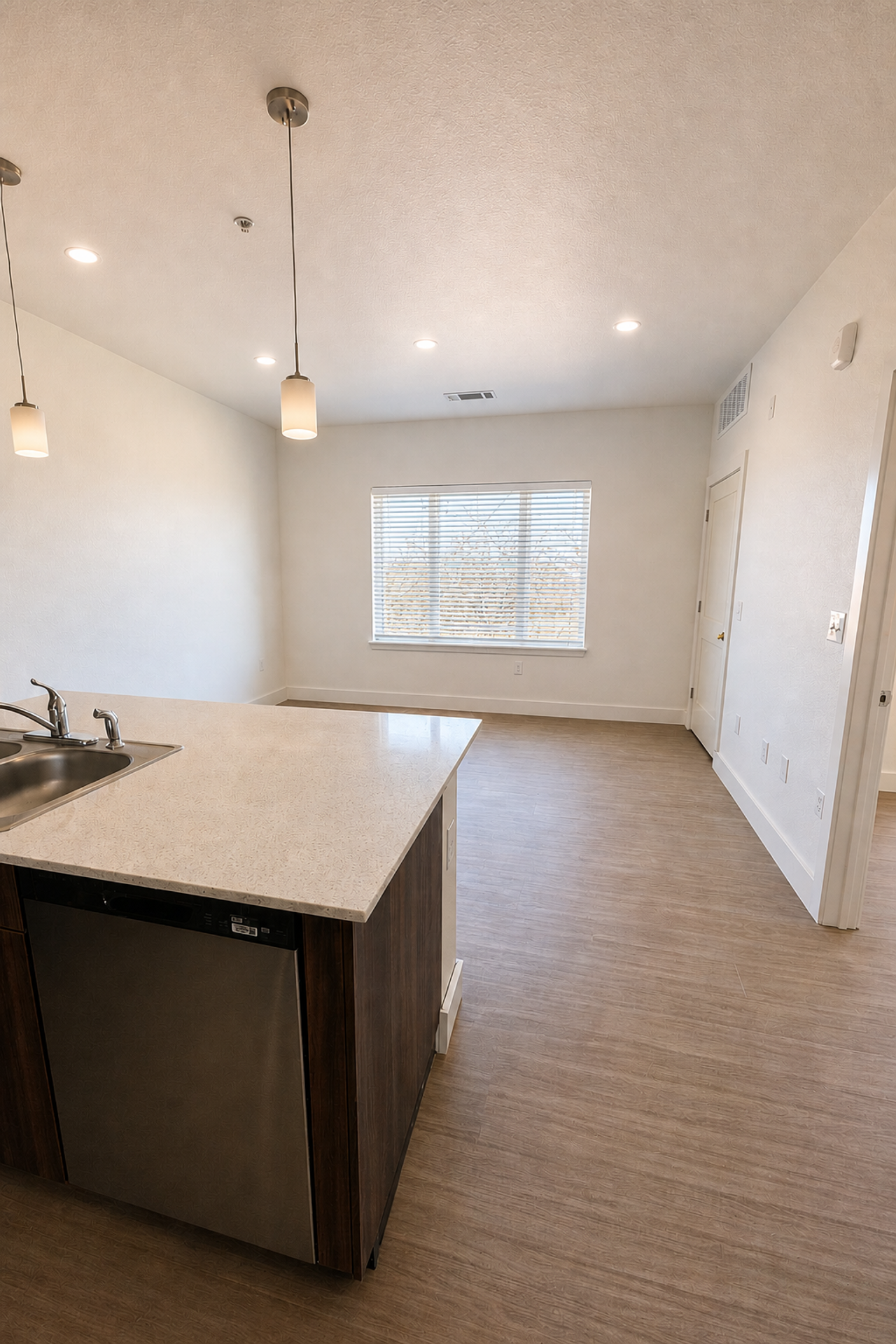 Eagle Pass Apartment: 580 South Bibb Avenue