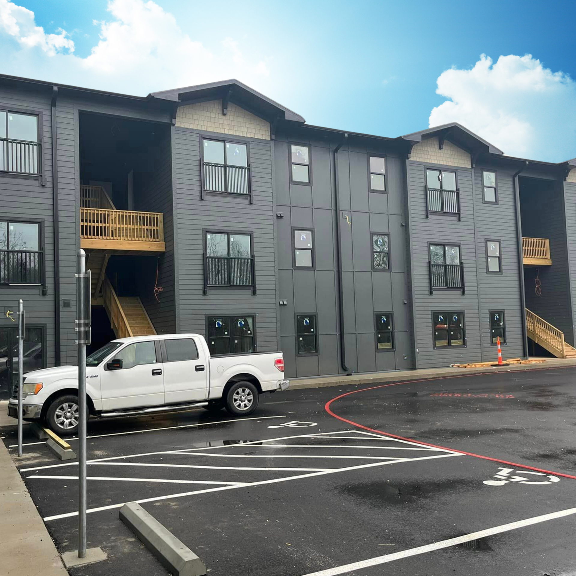 Springfield Apartment: 810 West Catalpa St.