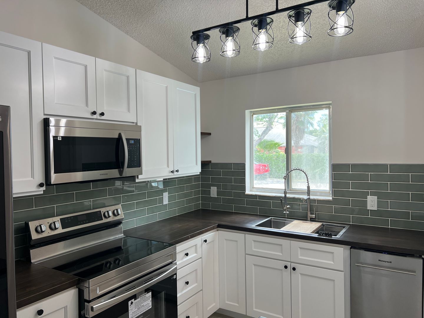 West Palm Beach Apartment: 5214 Stacy Street