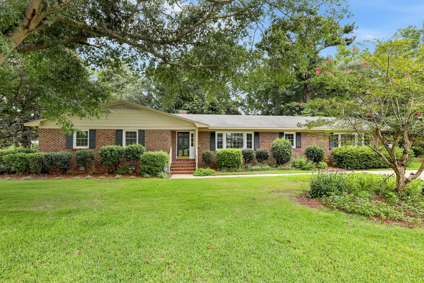 Jacksonville House: 700 Clyde Drive