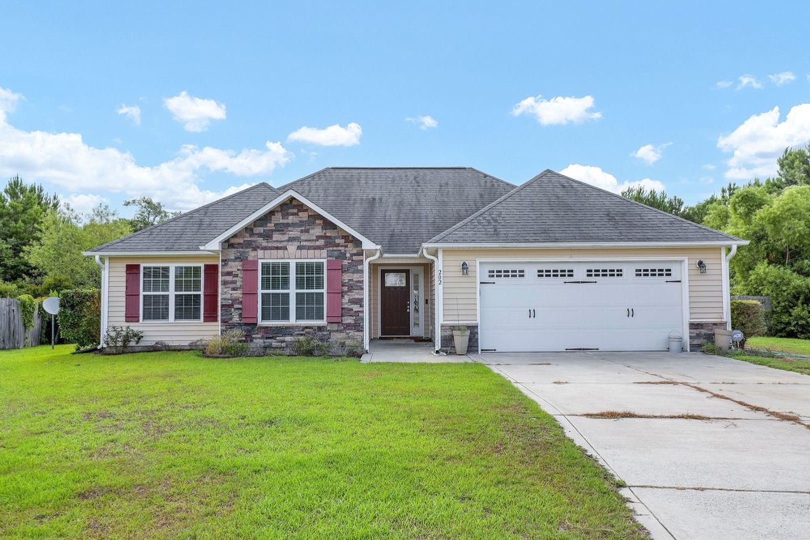 Sneads Ferry House: 202 Marsh Haven Dr.