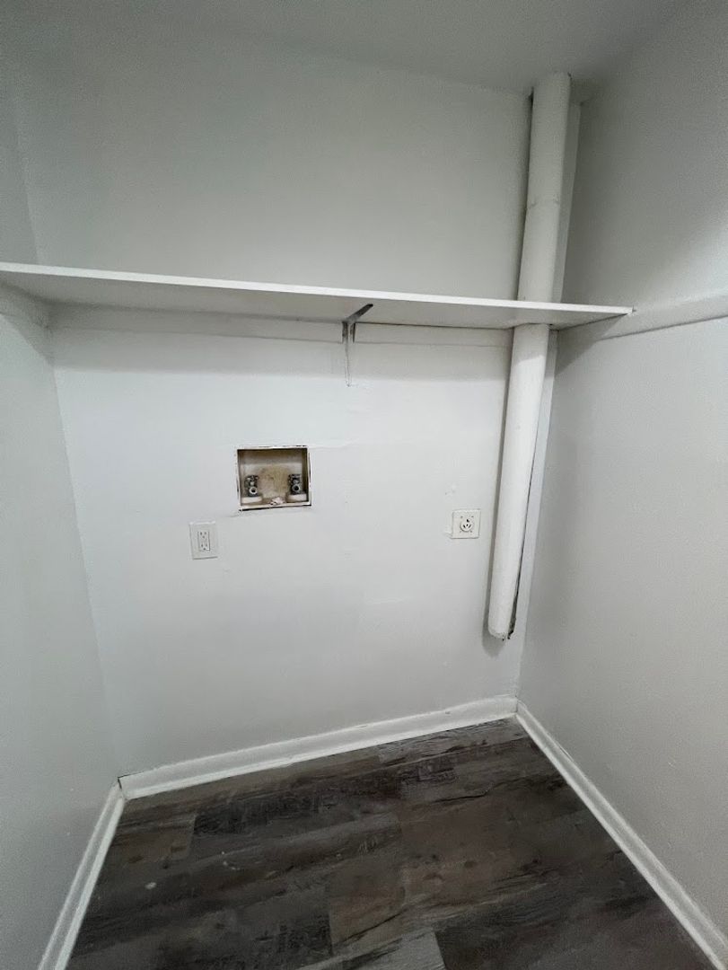 Dayton Apartment: 1714 Hickorydale Dr.