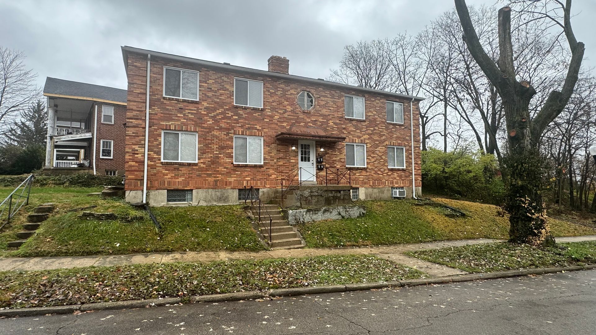 Dayton Apartment: 1453 Harvard Blvd.