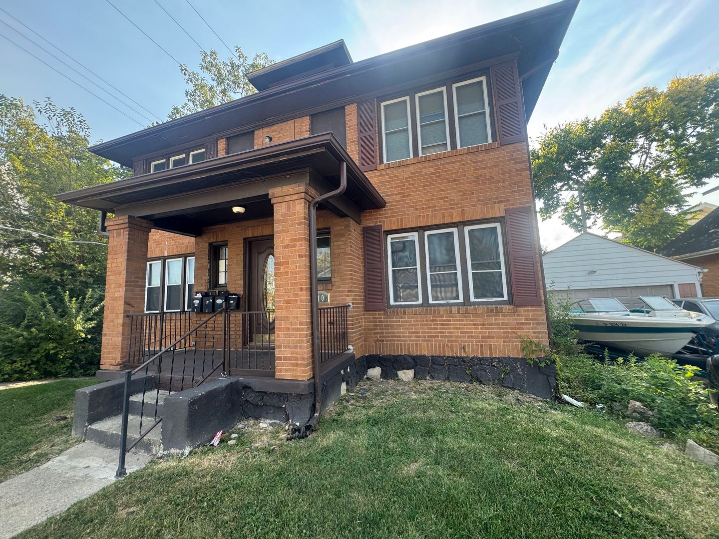 Dayton Apartment: 2010 Auburn Ave.