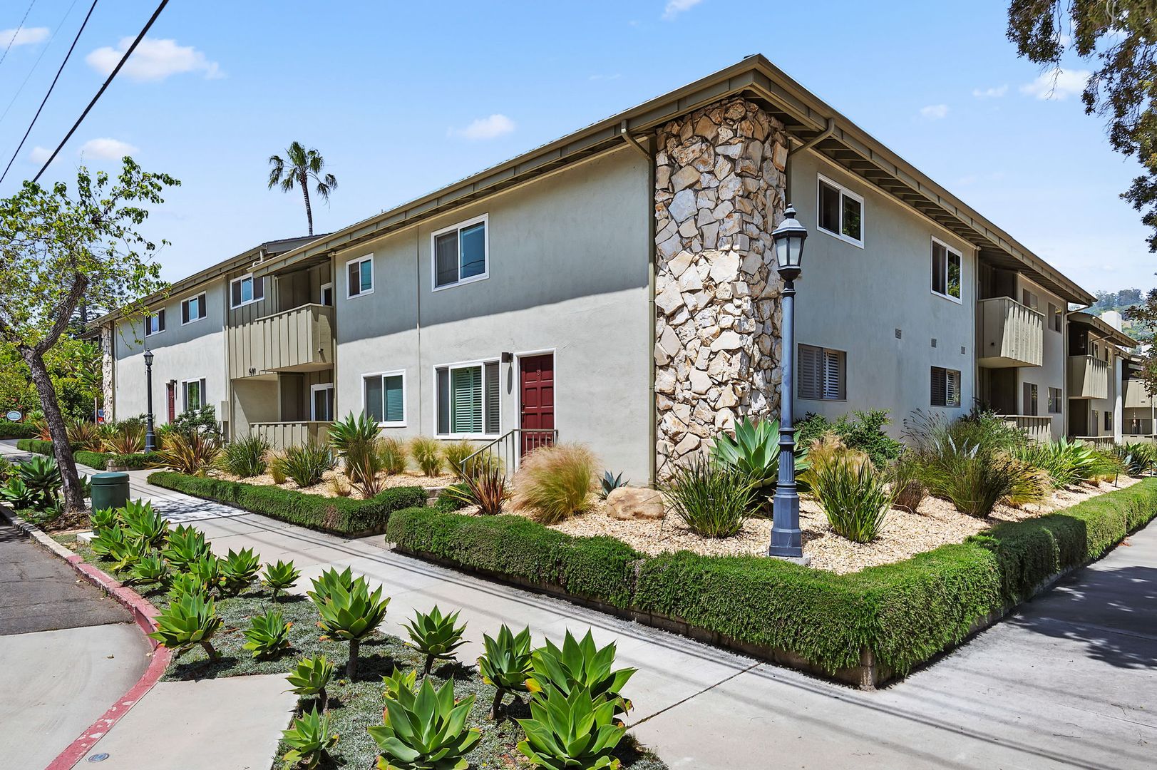 Santa Barbara House: 1600 Garden Street unit 32