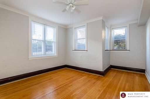 Large 1BD Garden Unit in Ideal Oak Park Location! – photo 1