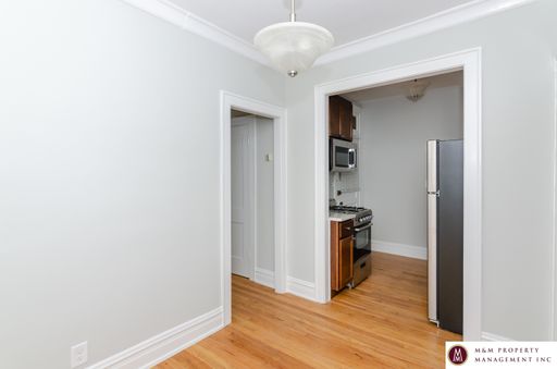 Updated One-Bedroom Unit in Heart of Downtown Oak Park! – photo 1