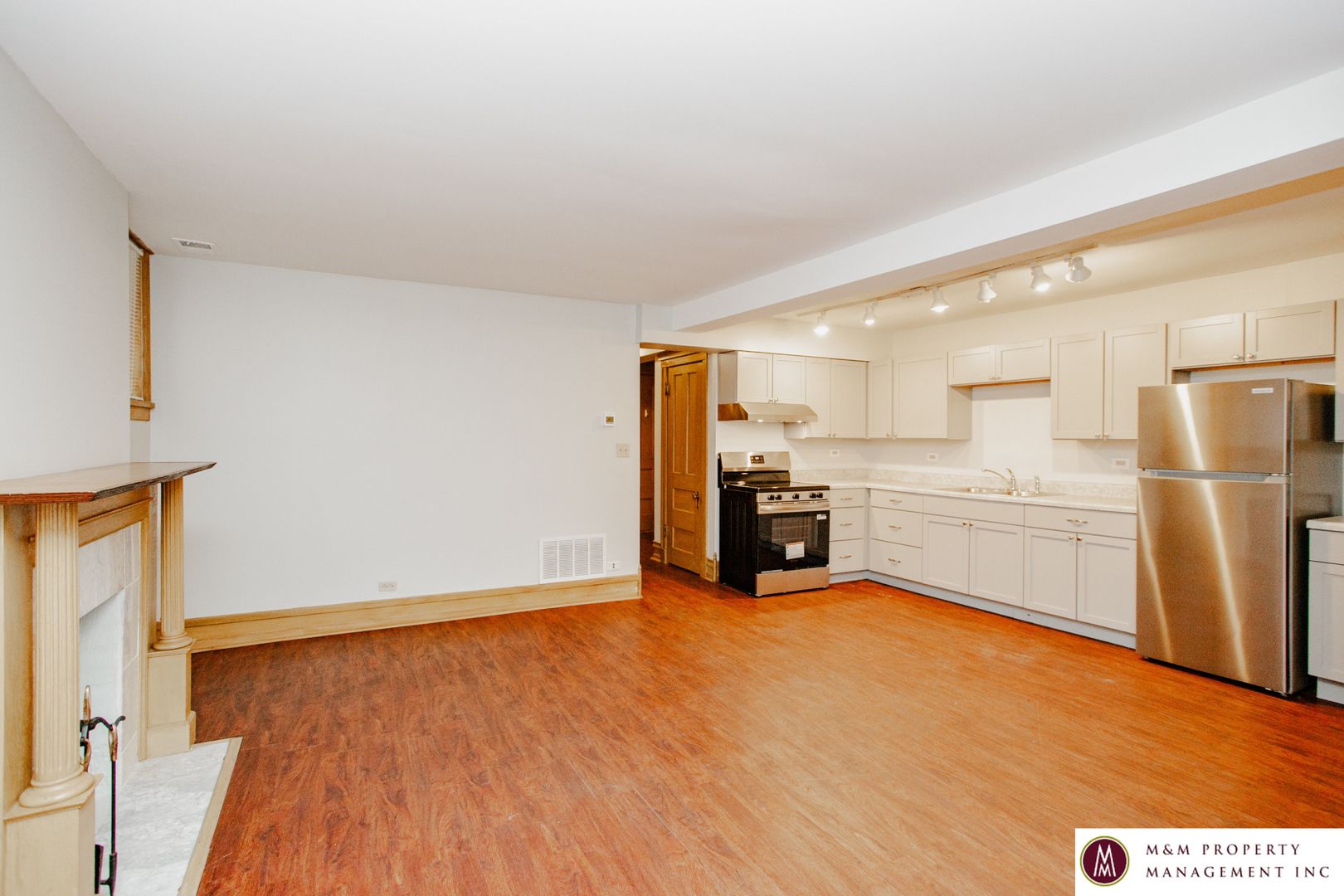 Oak Park Apartment: 112 Home Ave.