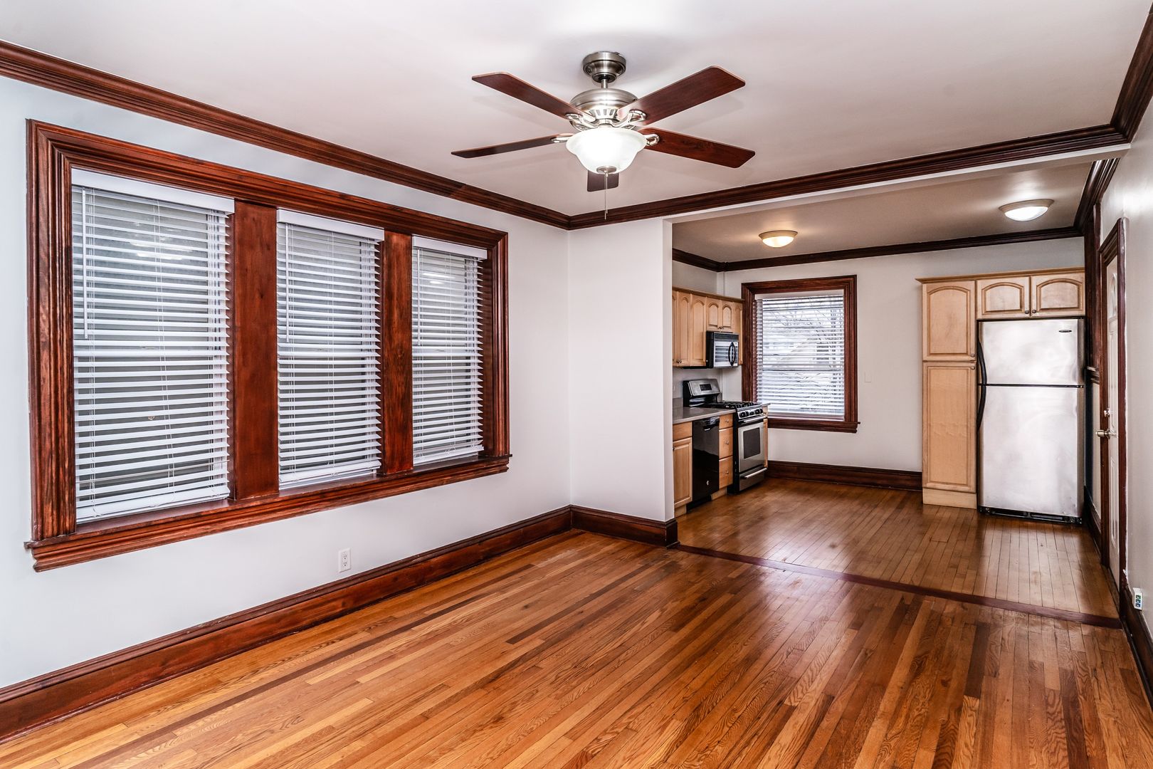 Oak Park Apartment: 628 Harrison