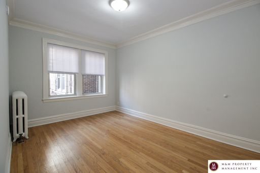 Cozy Studio in Downtown Oak Park! – photo 1
