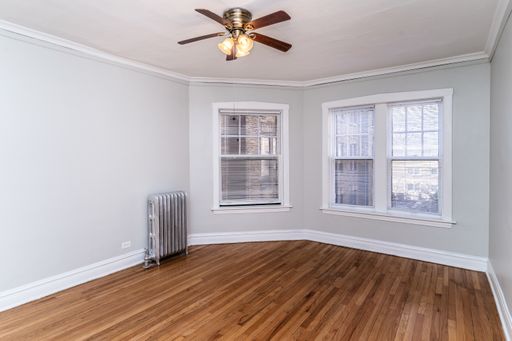 Spacious One-Bedroom Close to the Blue Line!