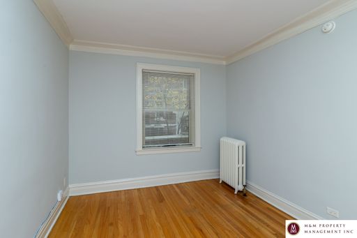 Updated Studio in Heart of Downtown Oak Park!