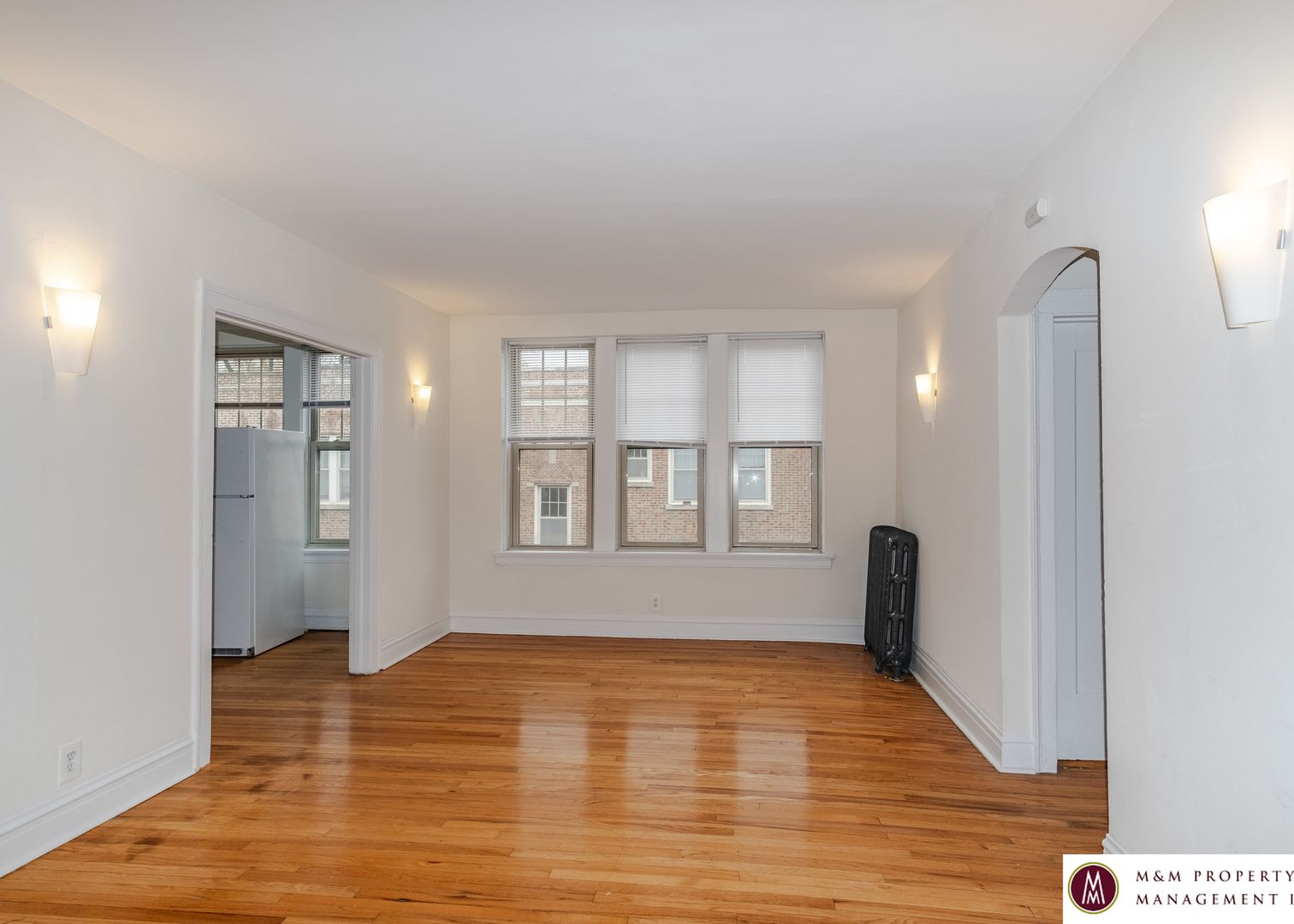 Oak Park Apartment: 437 S. Kenilworth