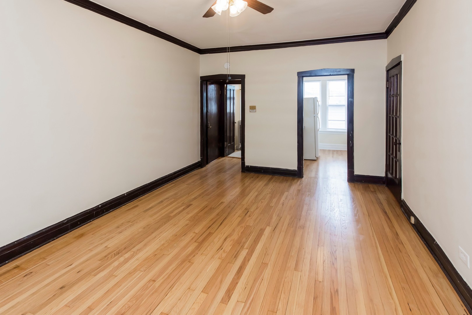 Oak Park Apartment: 944 S. Oak Park Avenue
