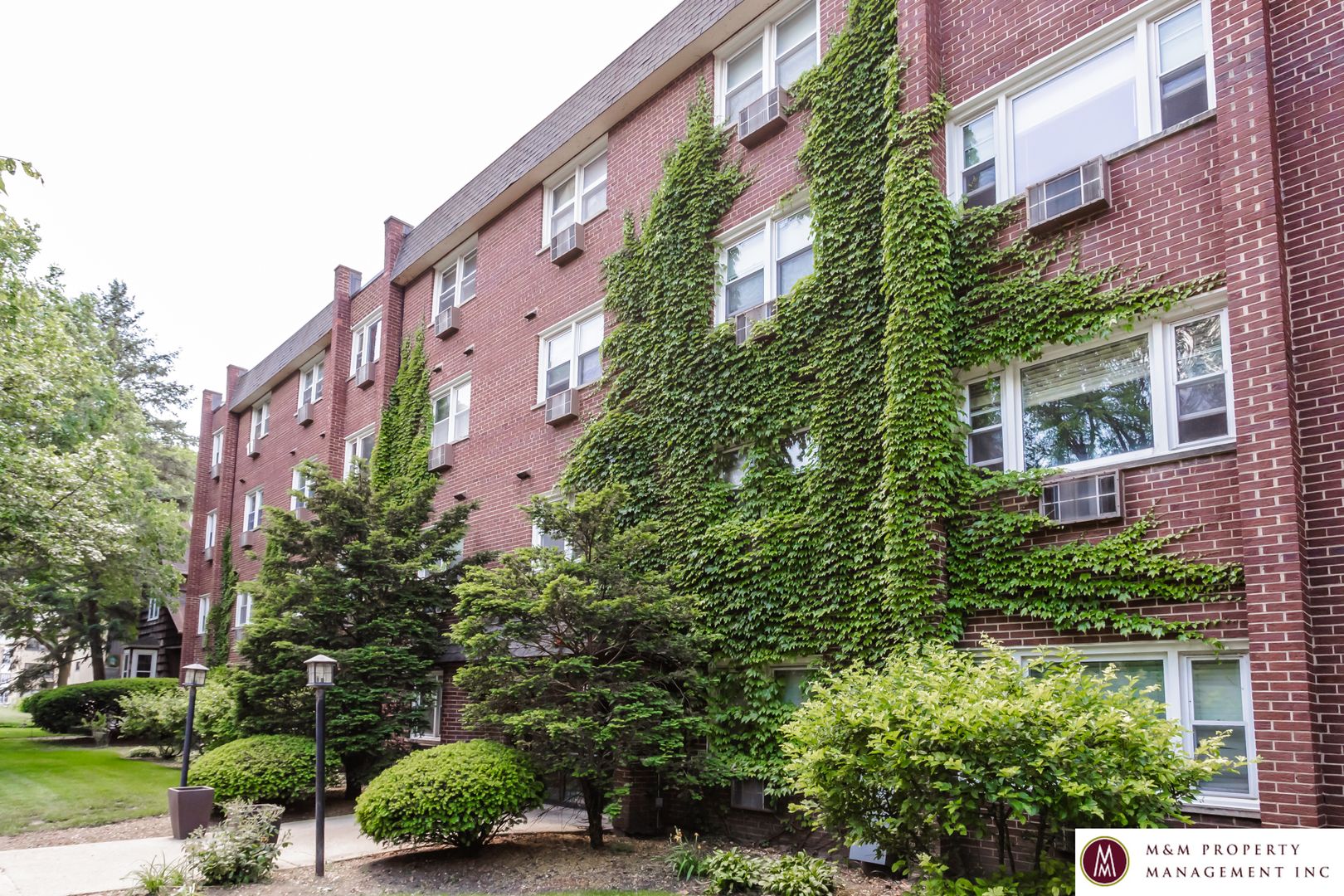 Oak Park Apartment: 315 N. Maple