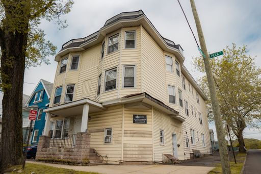 341 Peck Street, 3 – photo 1
