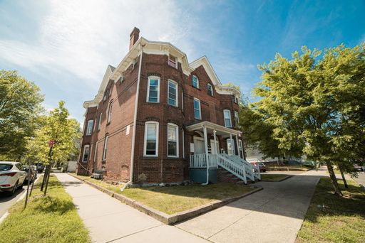 138 Hallock Avenue, 1L – photo 1