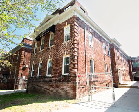 57 Hotchkiss Street, B2 – photo 1