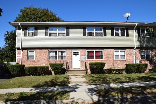 227 Fairfield Street, 227-R1 – photo 1