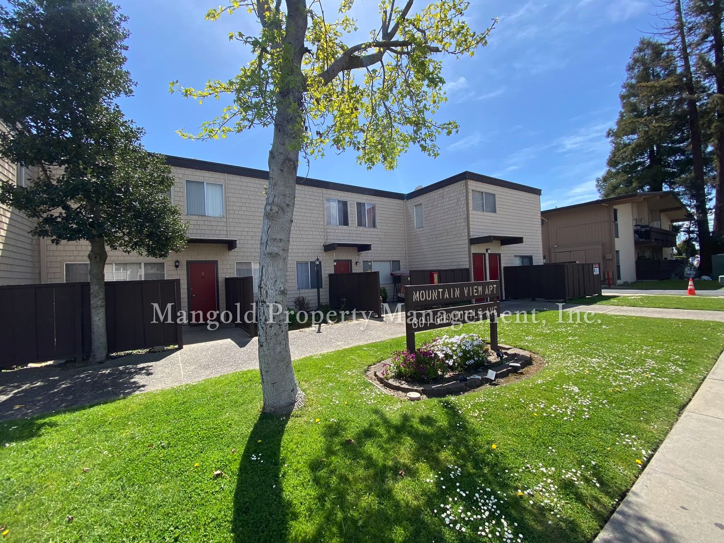 Watsonville Apartment: 601, 605 & 609 Tuttle Ave
