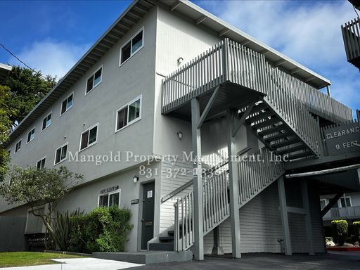 Two Bedroom Apartment In Pacific Grove Neighborhood