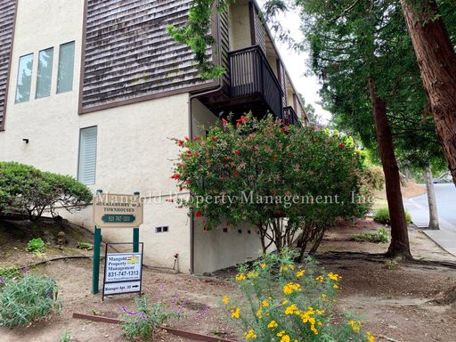 Spacious Townhouse Located in Monterey Neighborhood – photo 1